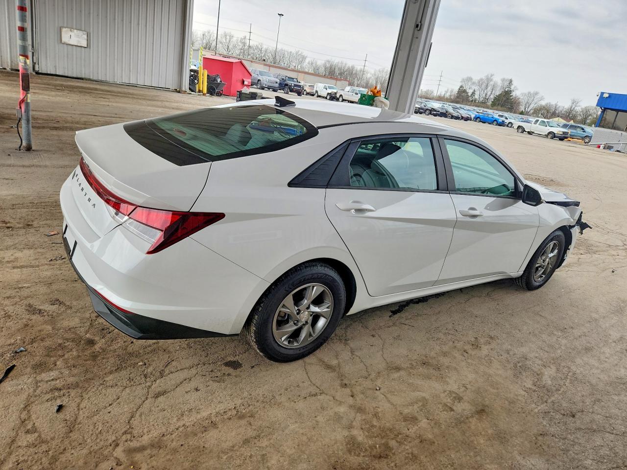 2023 HYUNDAI ELANTRA SE photo 5