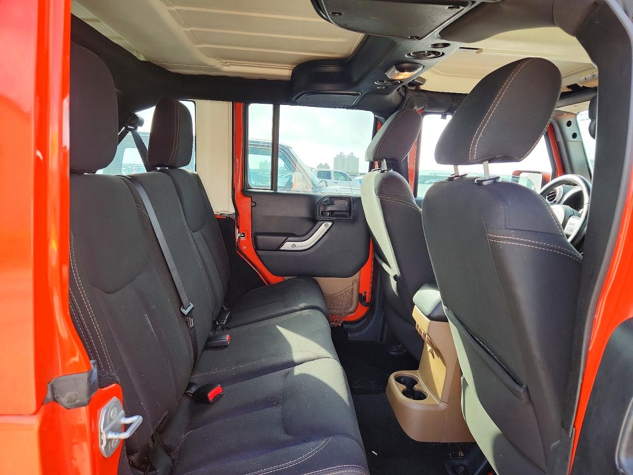 2015 JEEP WRANGLER UNLIMITED SAHARA photo 19