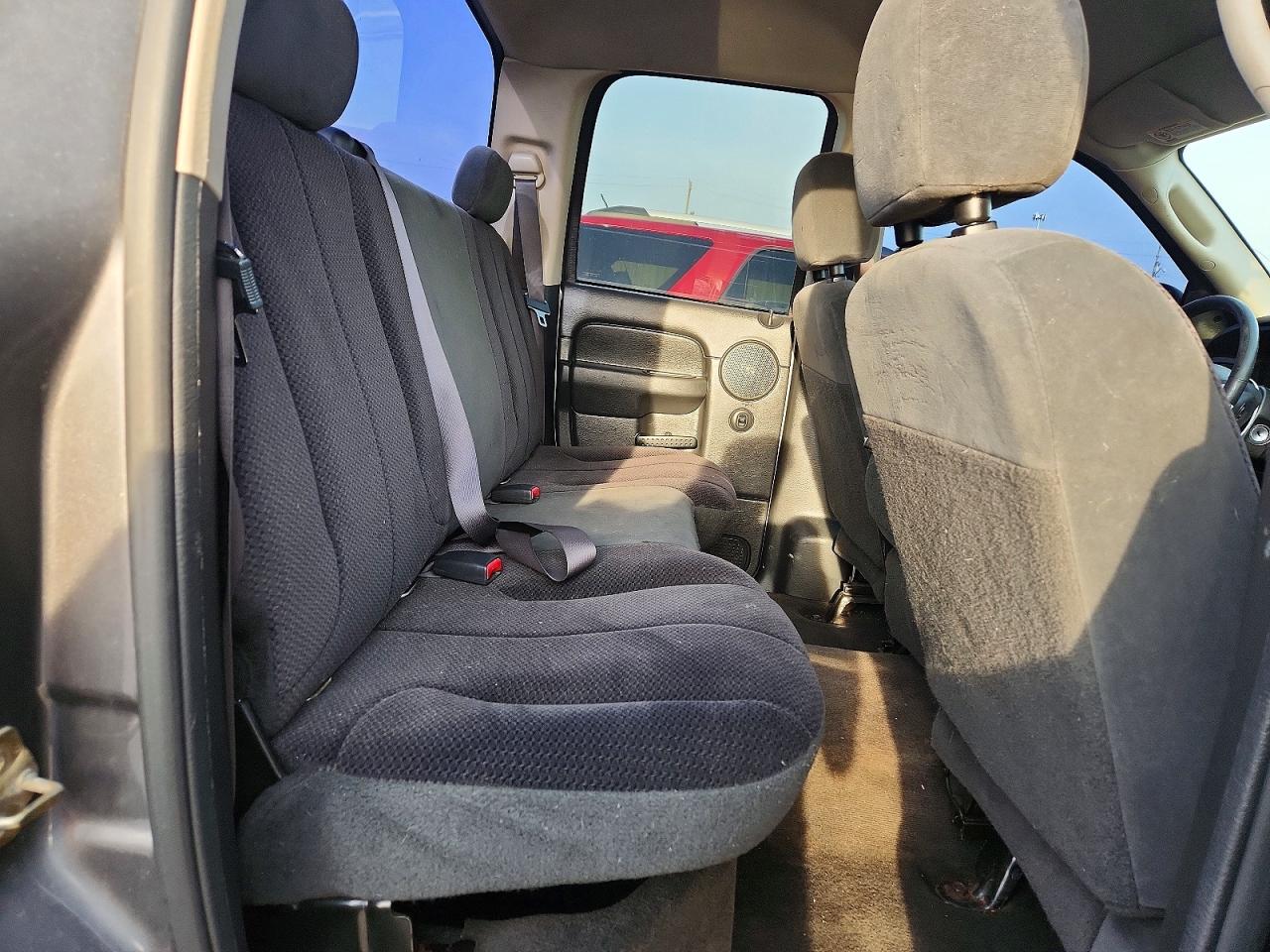 2004 DODGE RAM 1500 ST photo 28