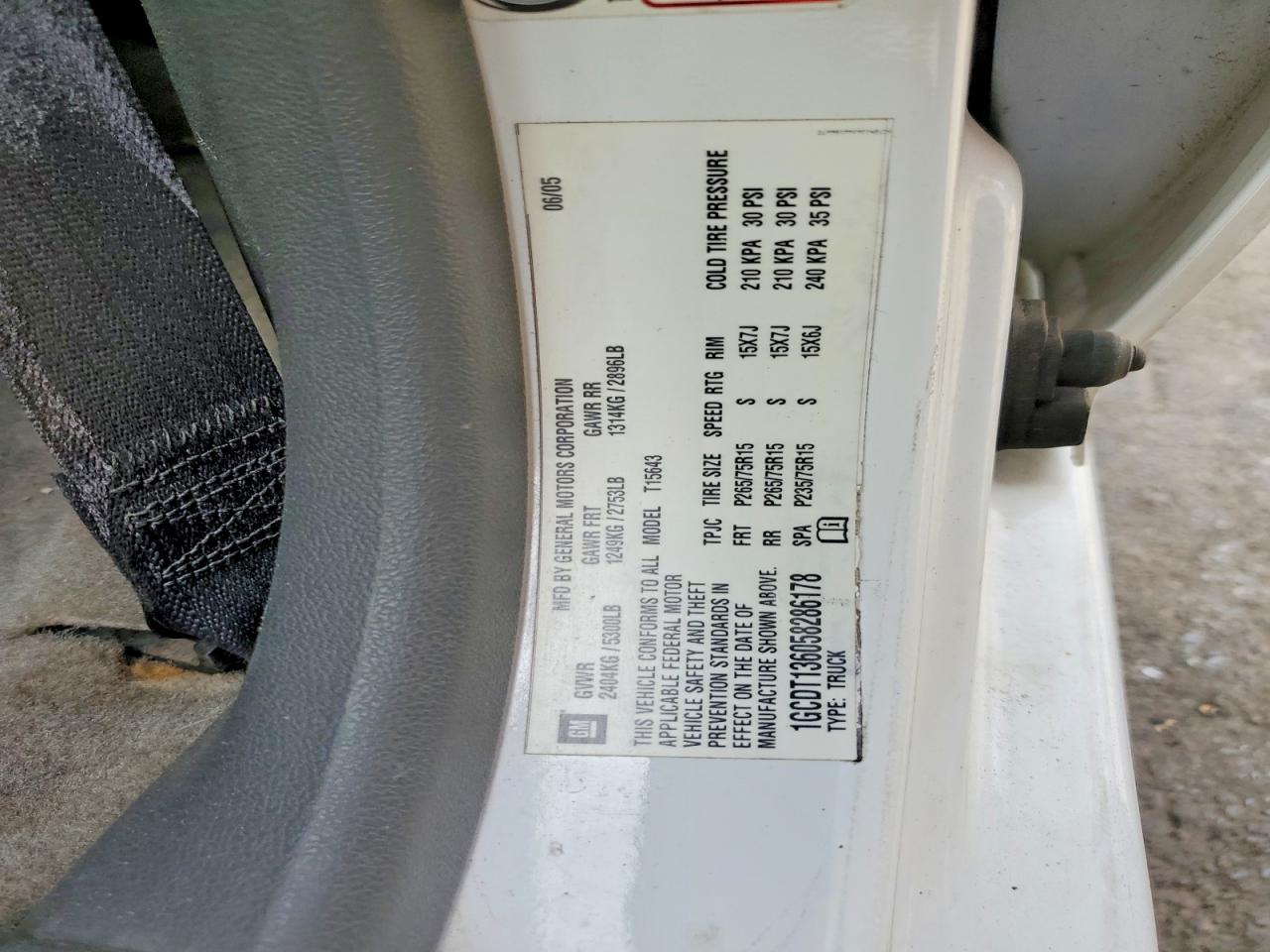 2005 CHEVROLET COLORADO photo 12