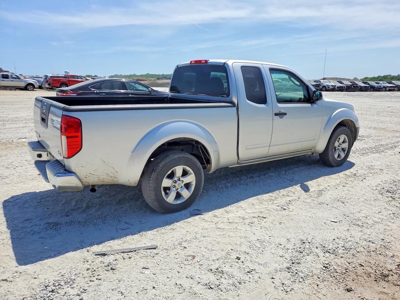 2009 NISSAN FRONTIER XE photo 5