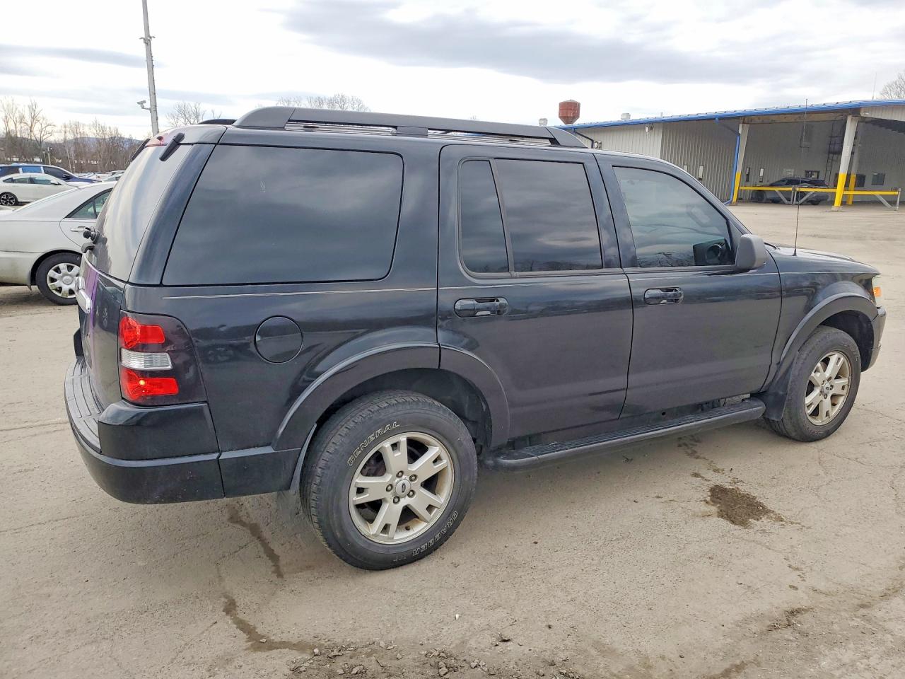 2010 FORD EXPLORER XLT photo 5