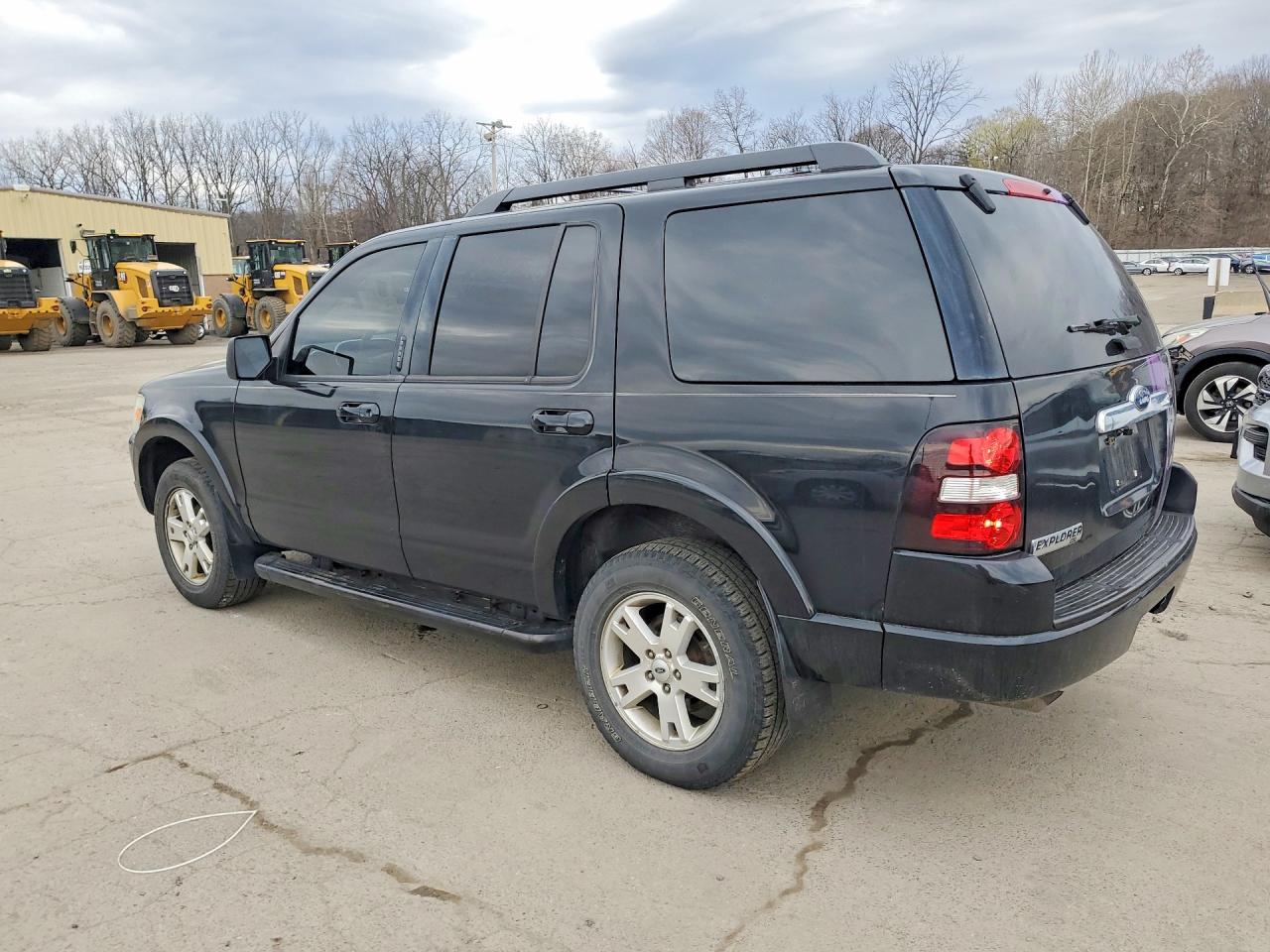 2010 FORD EXPLORER XLT photo 3