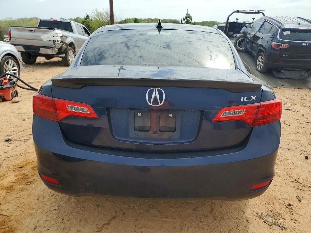 2013 ACURA ILX 20 photo 16