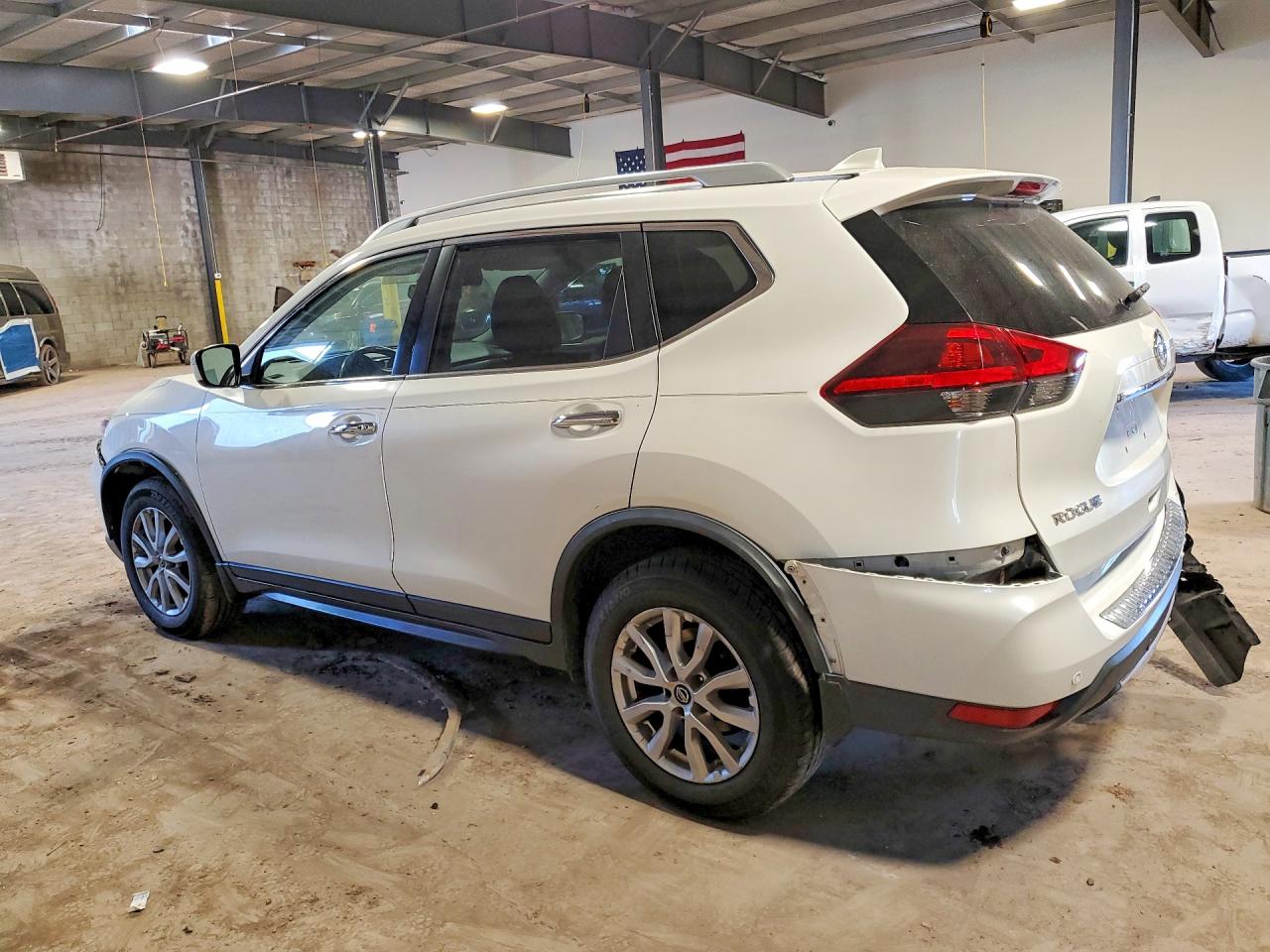 2020 NISSAN ROGUE SV photo 3