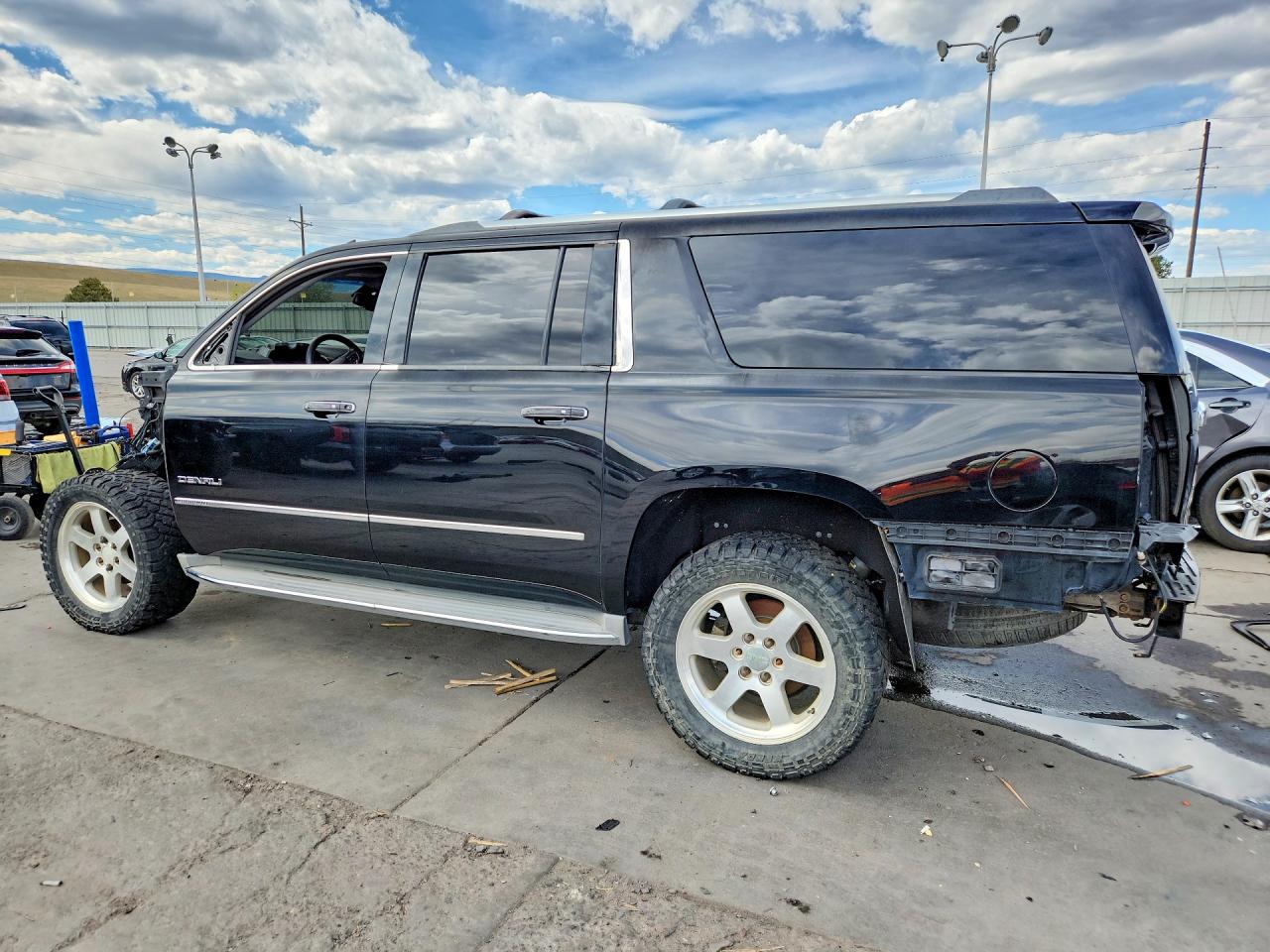 2015 GMC YUKON XL DENALI photo 3