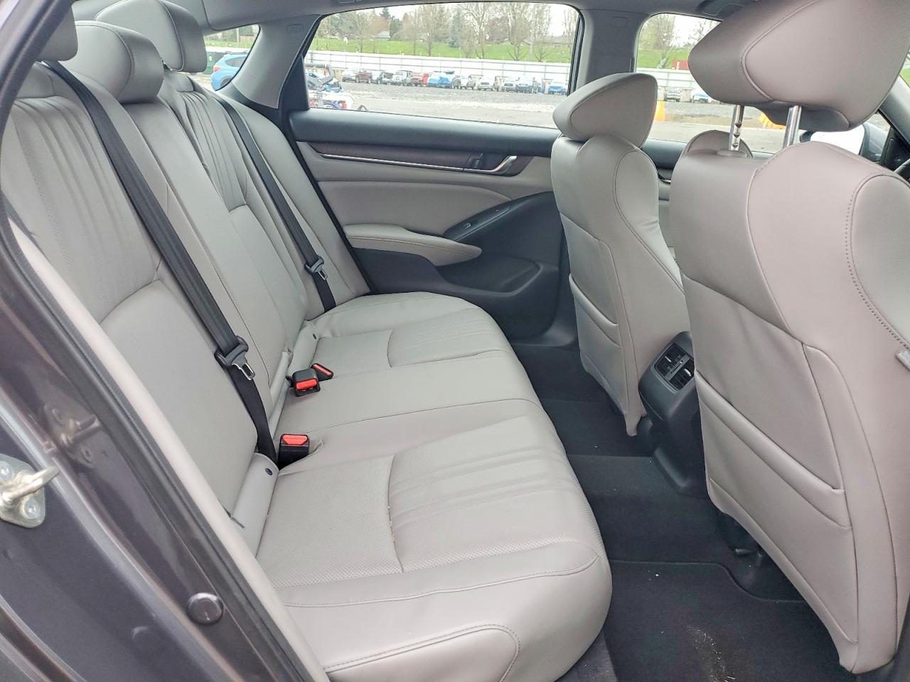 2018 HONDA ACCORD TOURING photo 19