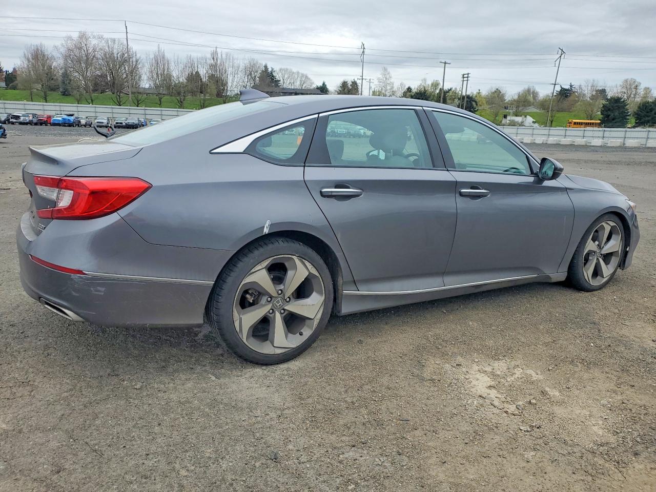 2018 HONDA ACCORD TOURING photo 5