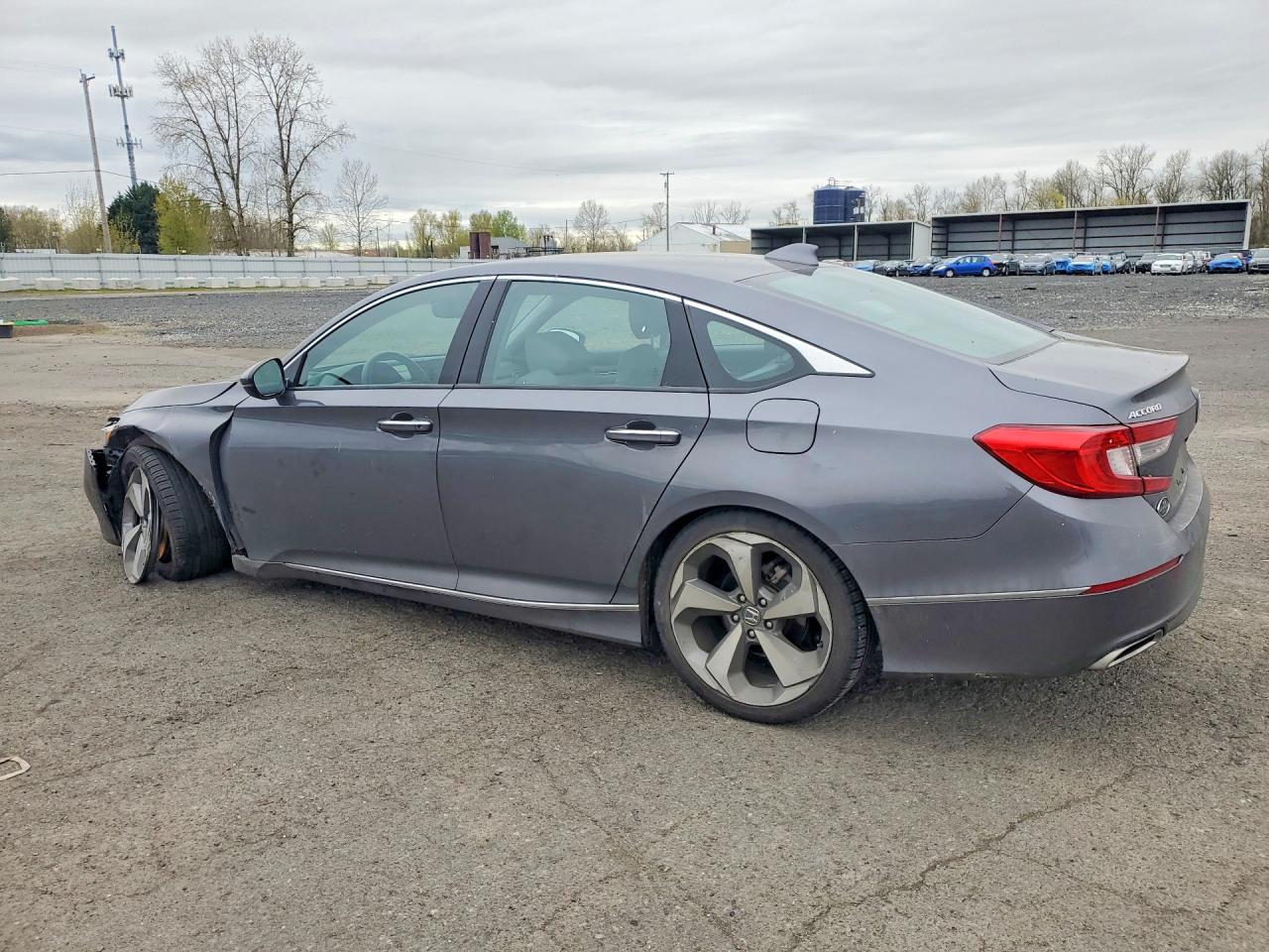 2018 HONDA ACCORD TOURING photo 3