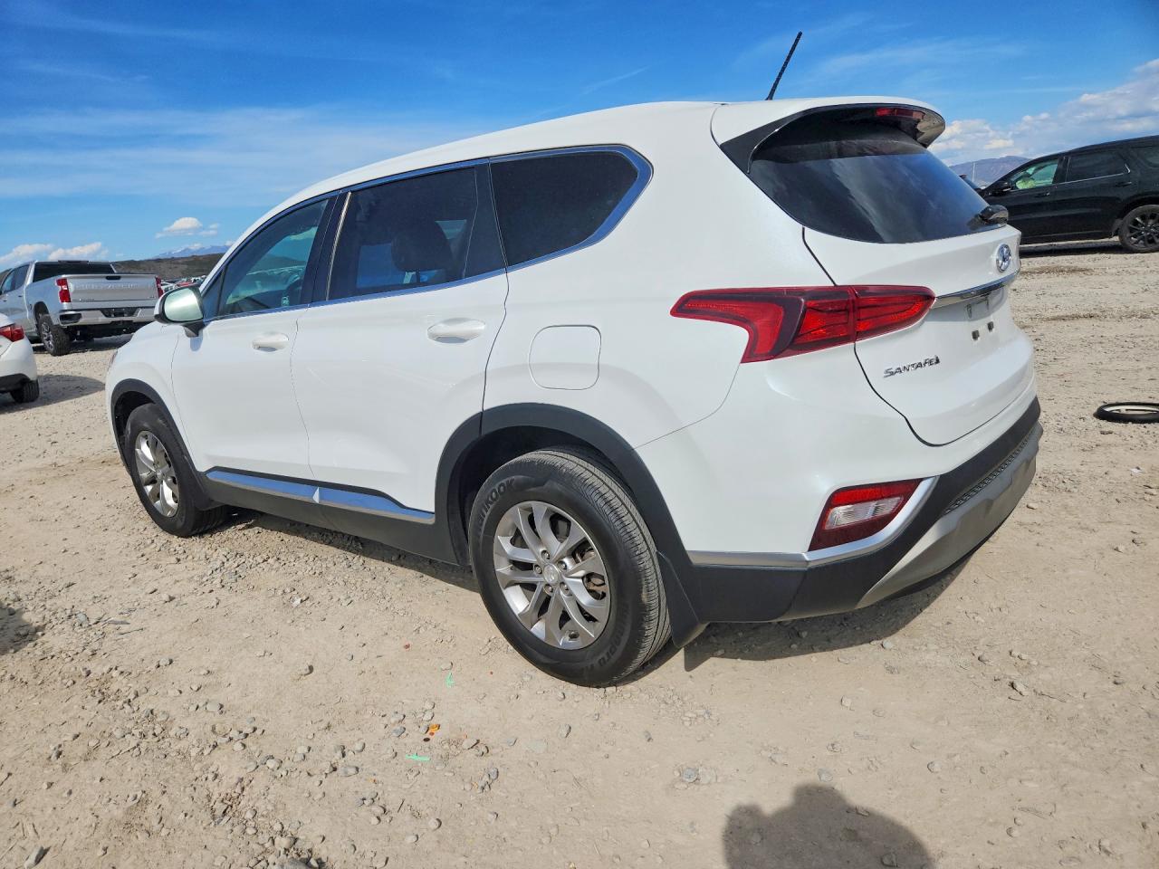 2019 HYUNDAI SANTA FE SE 2.4L photo 4