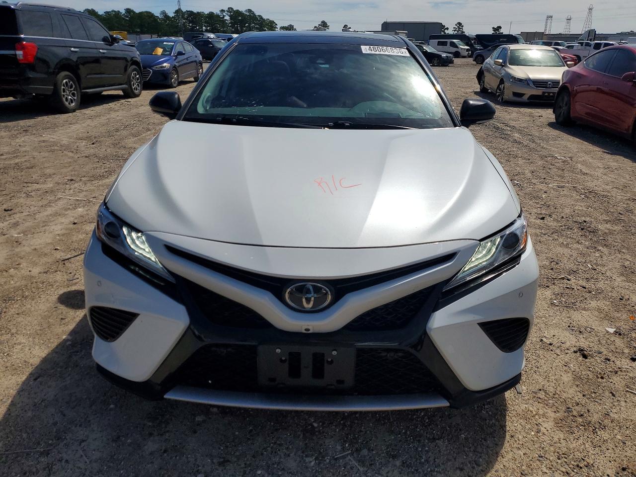 2020 TOYOTA CAMRY XSE V6 photo 9