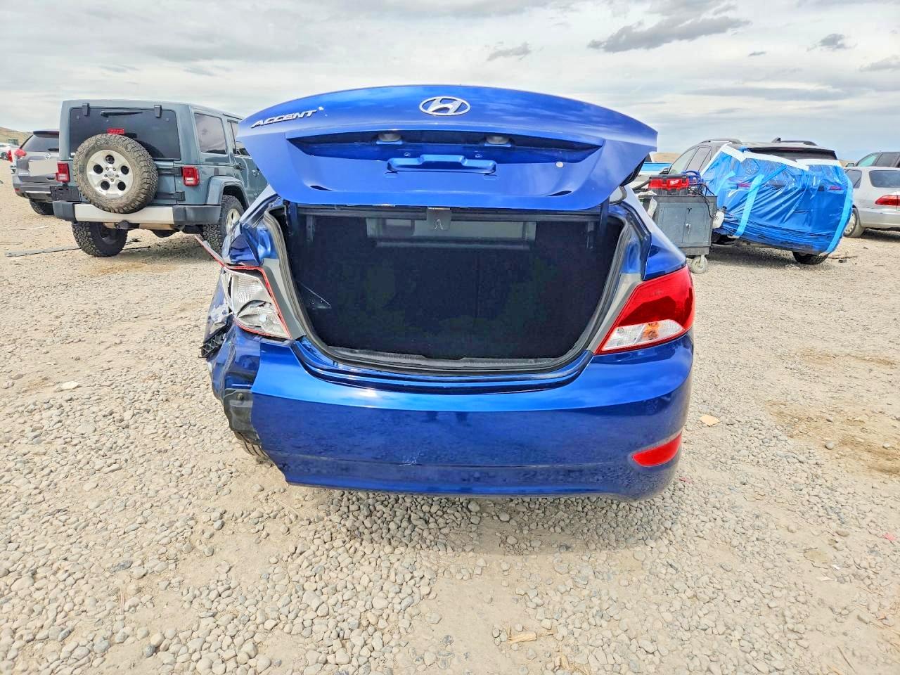 2017 HYUNDAI ACCENT SE photo 11