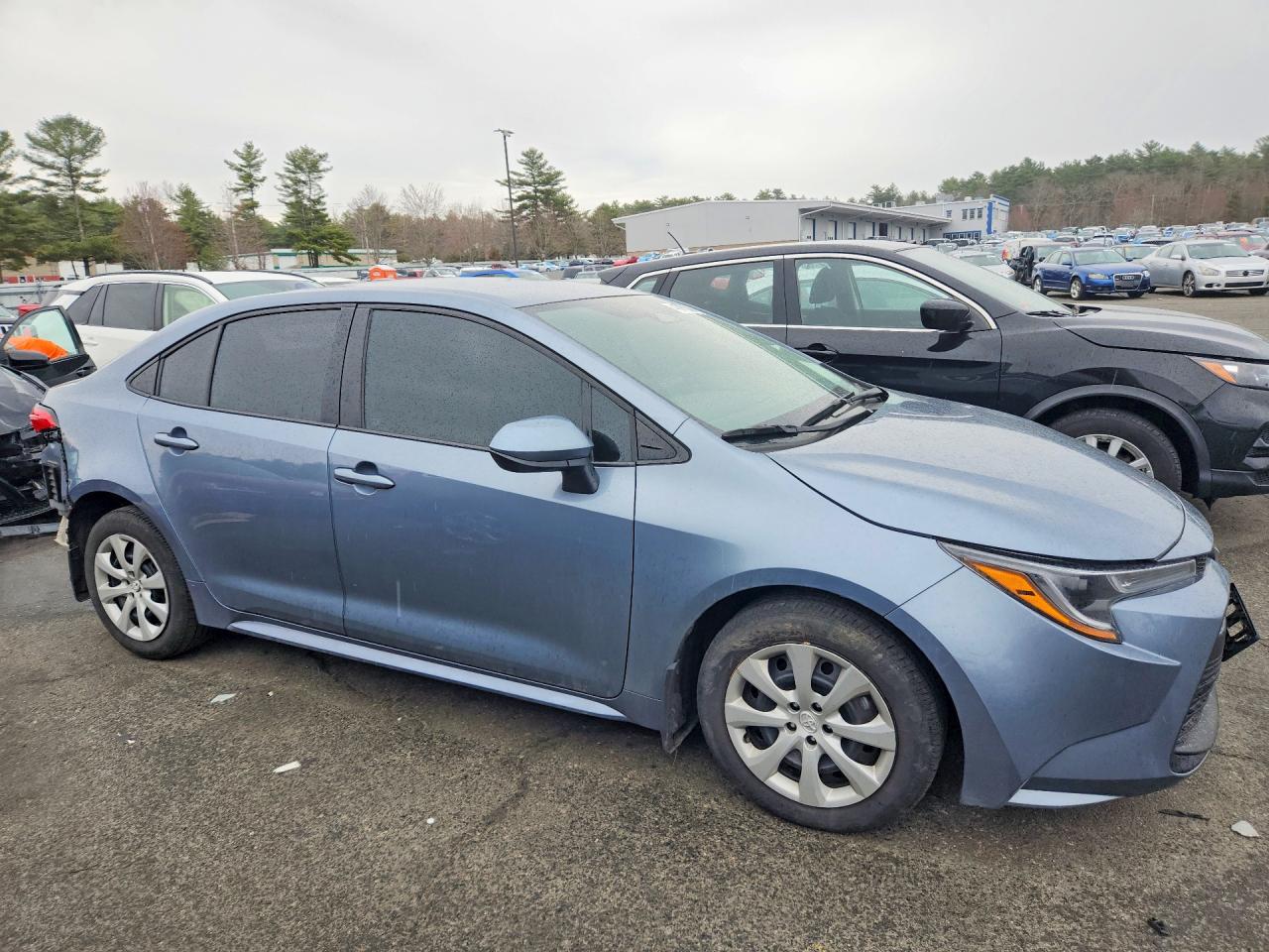 2025 TOYOTA COROLLA LE photo 4