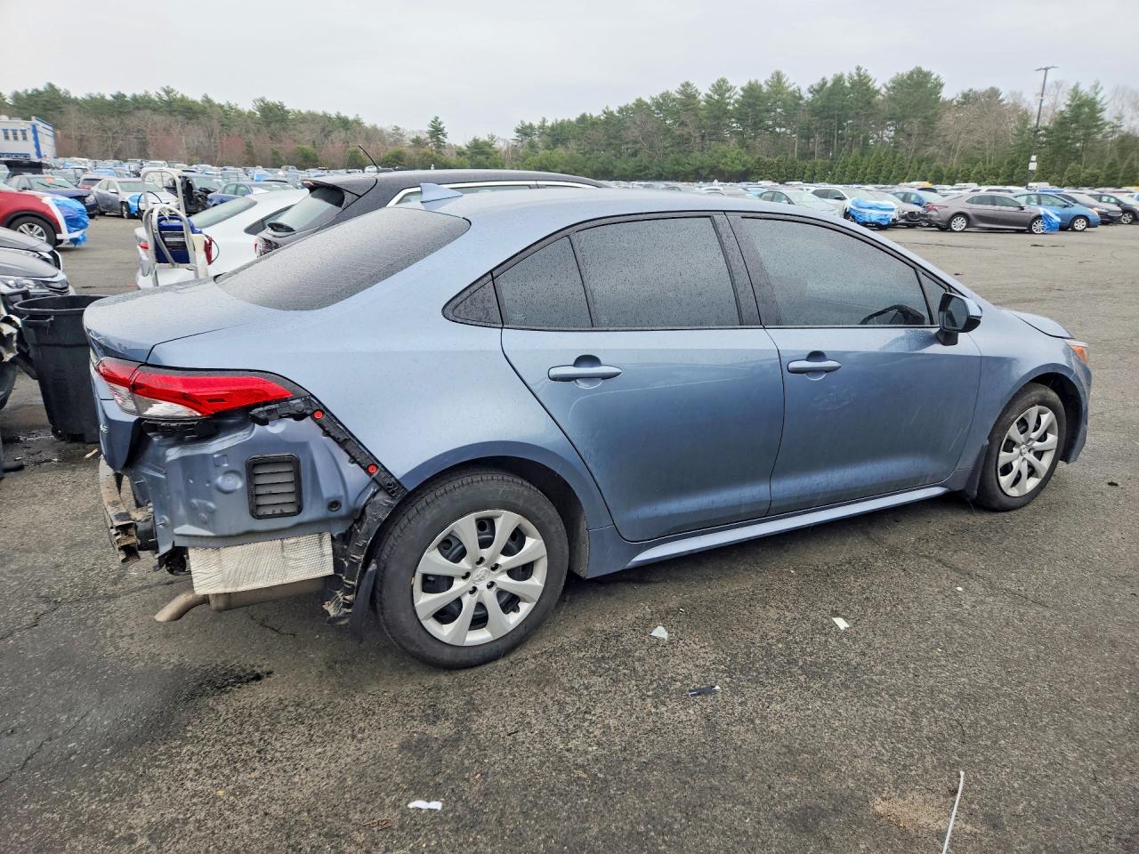 2025 TOYOTA COROLLA LE photo 3