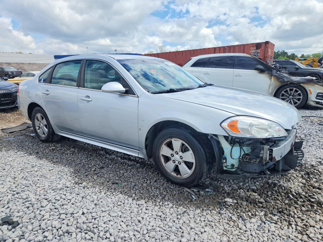 2010 CHEVROLET IMPALA LT photo 4