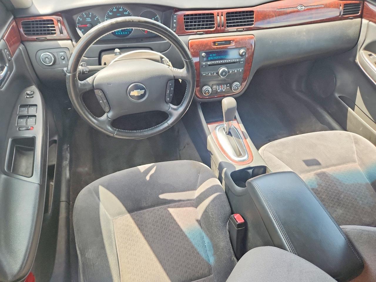 2010 CHEVROLET IMPALA LT photo 8