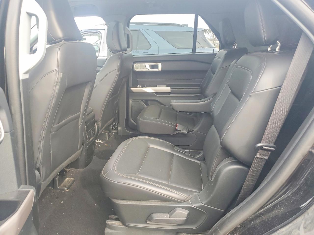 2023 FORD EXPLORER XLT photo 21