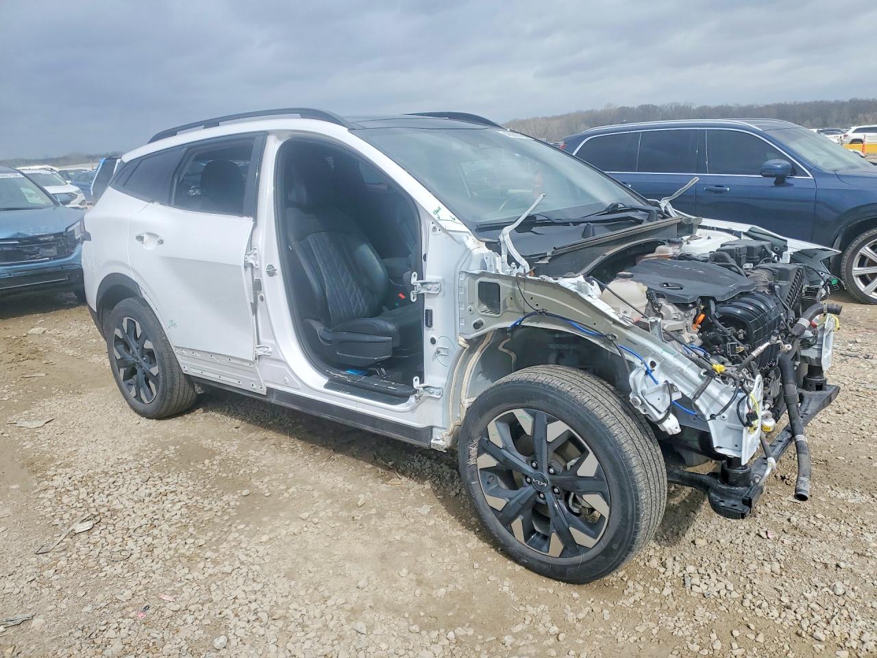 2023 KIA SPORTAGE X-LINE photo 7
