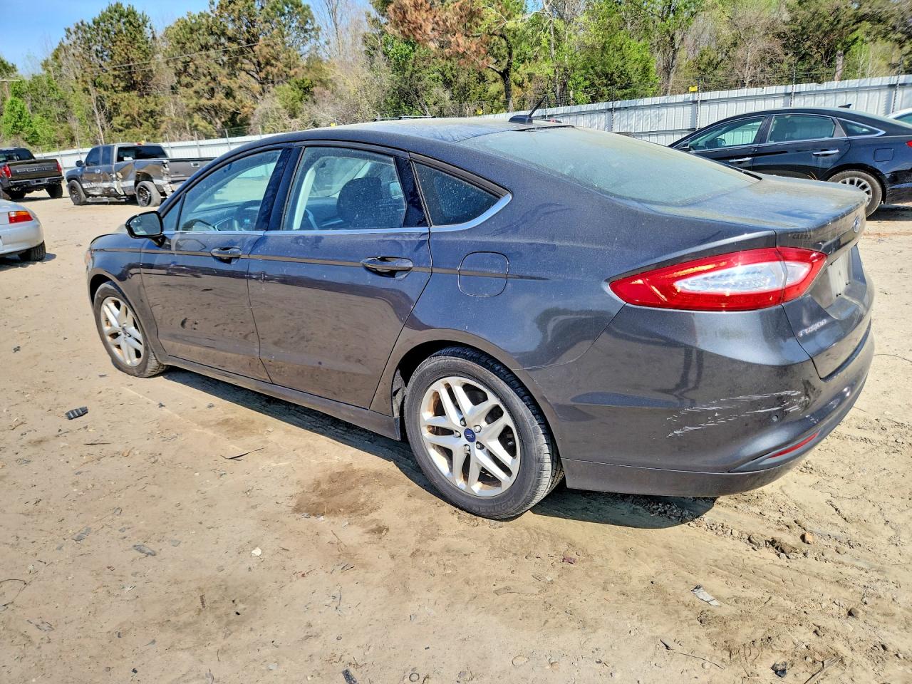 2015 FORD FUSION SE photo 2
