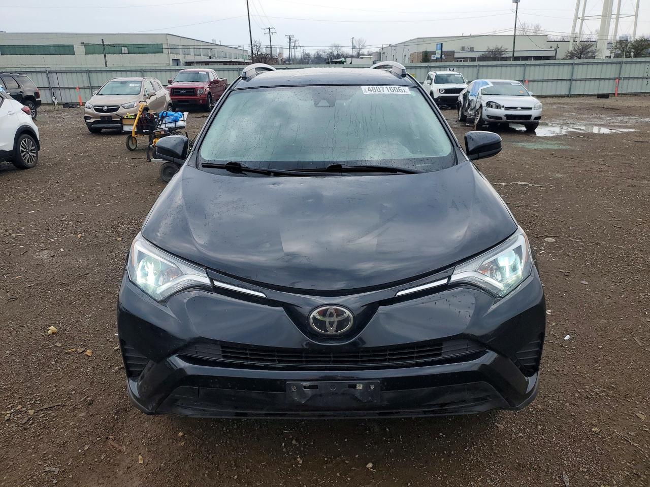 2018 TOYOTA RAV4 LE photo 9