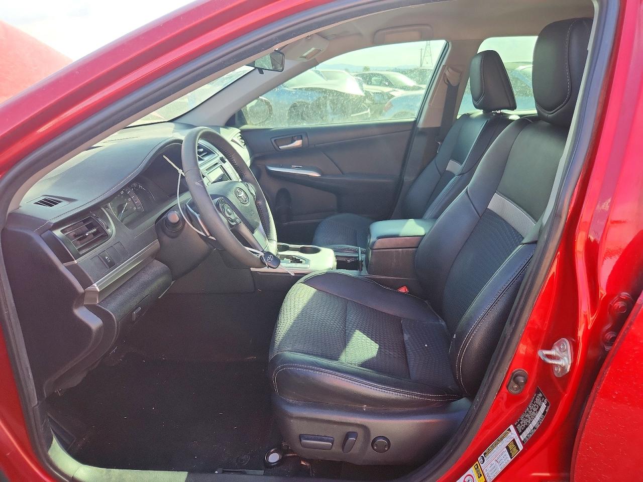 2013 TOYOTA CAMRY SE photo 13