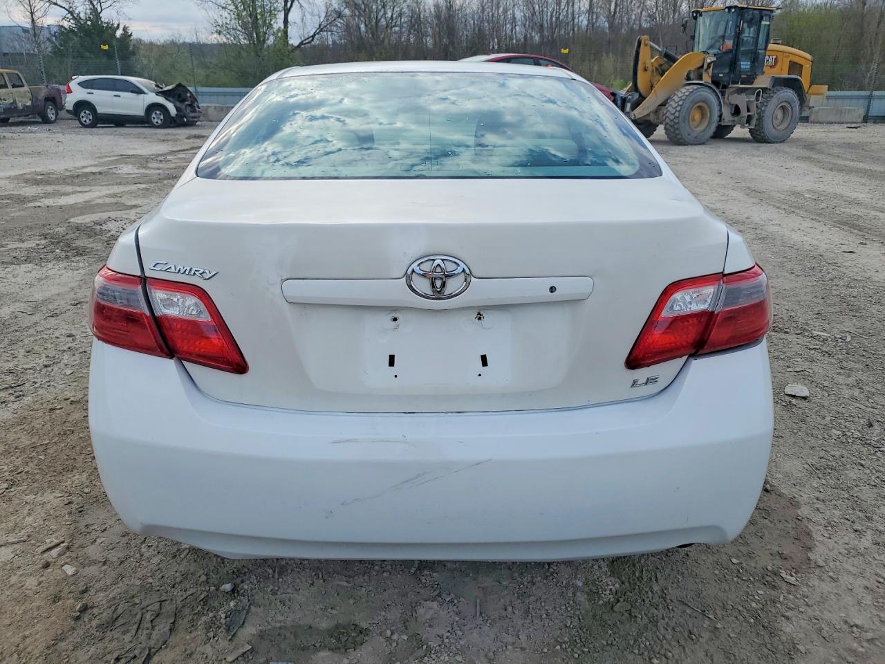 2008 TOYOTA CAMRY LE photo 11