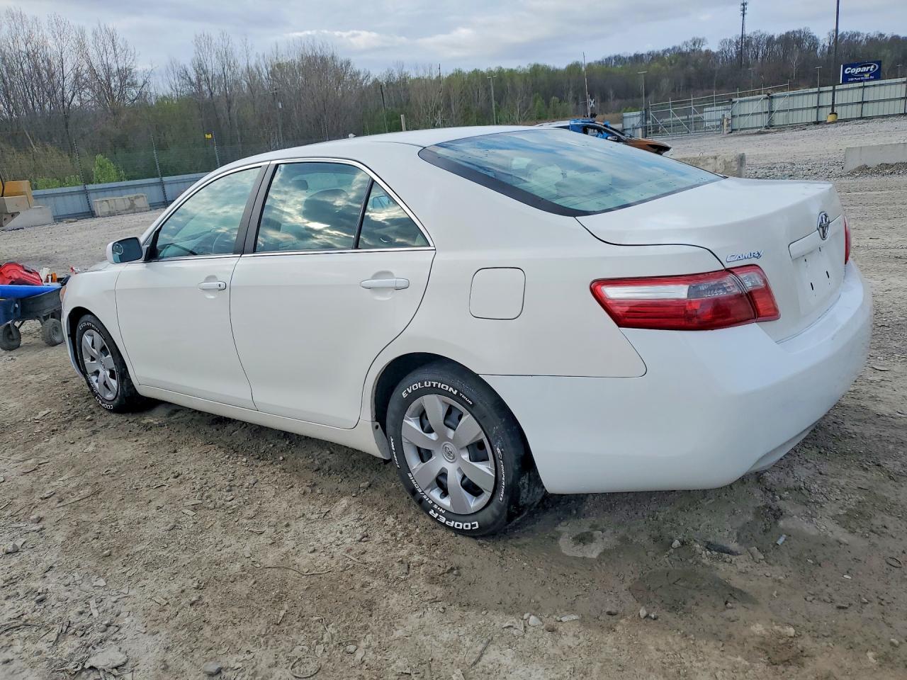 2008 TOYOTA CAMRY LE photo 3