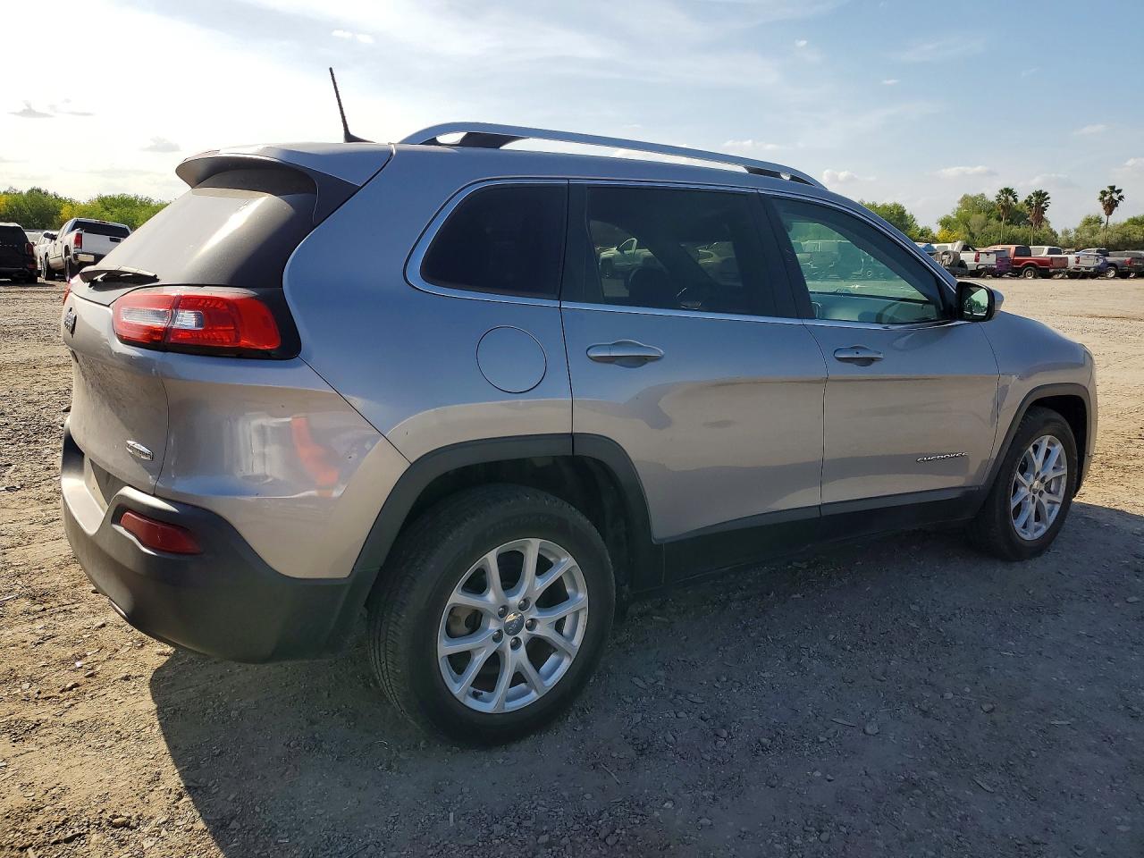 2018 JEEP CHEROKEE LATITUDE PLUS photo 3