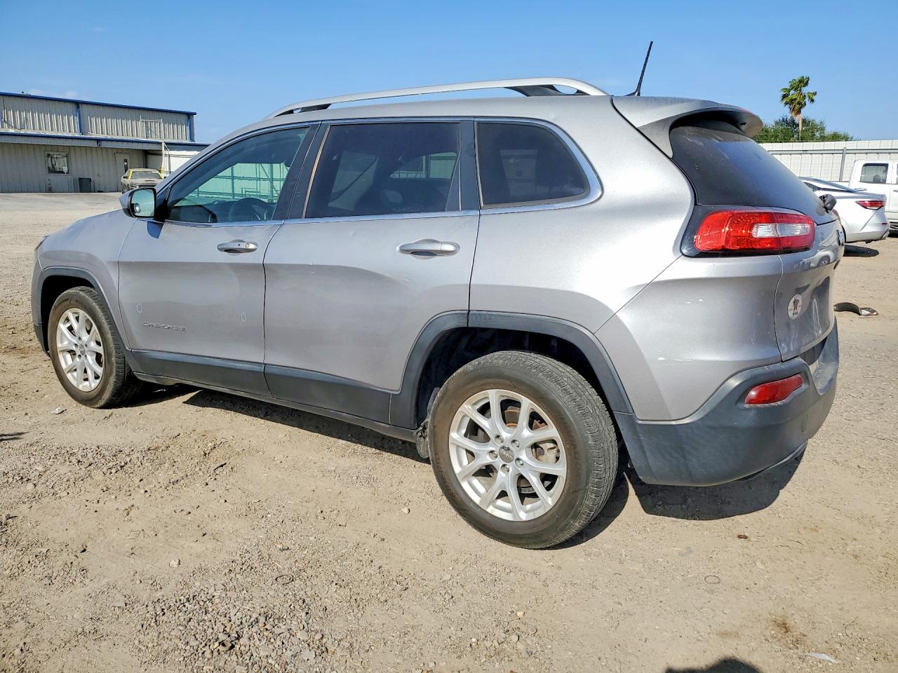 2018 JEEP CHEROKEE LATITUDE PLUS photo 2