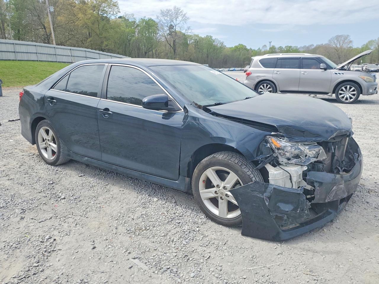 2014 TOYOTA CAMRY SE photo 7