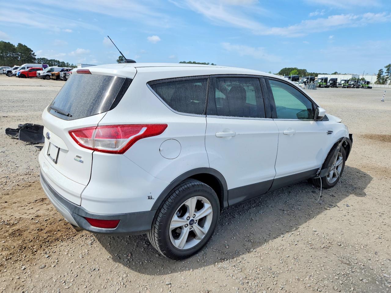 2014 FORD ESCAPE SE photo 5