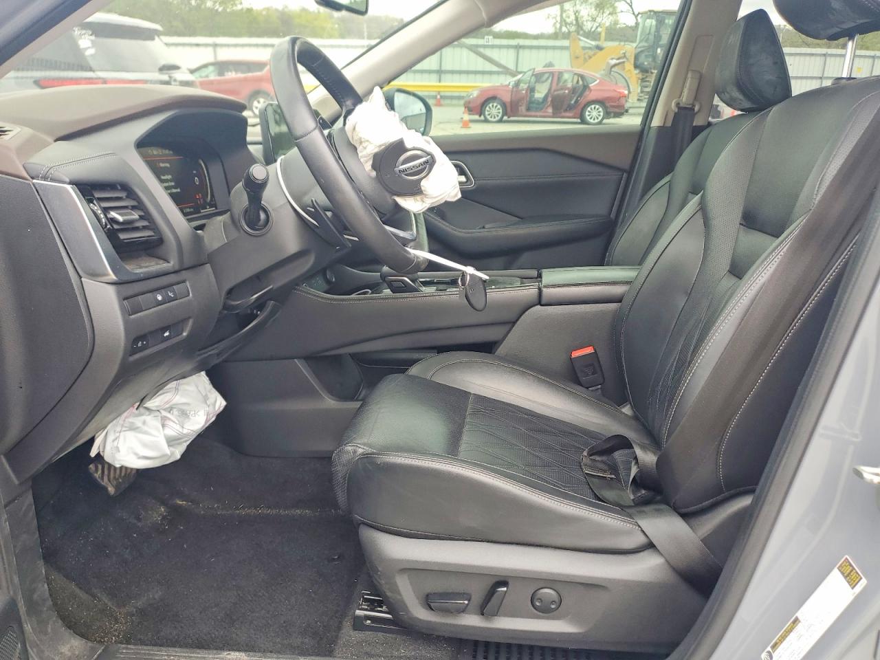 2021 NISSAN ROGUE PLATINUM photo 13