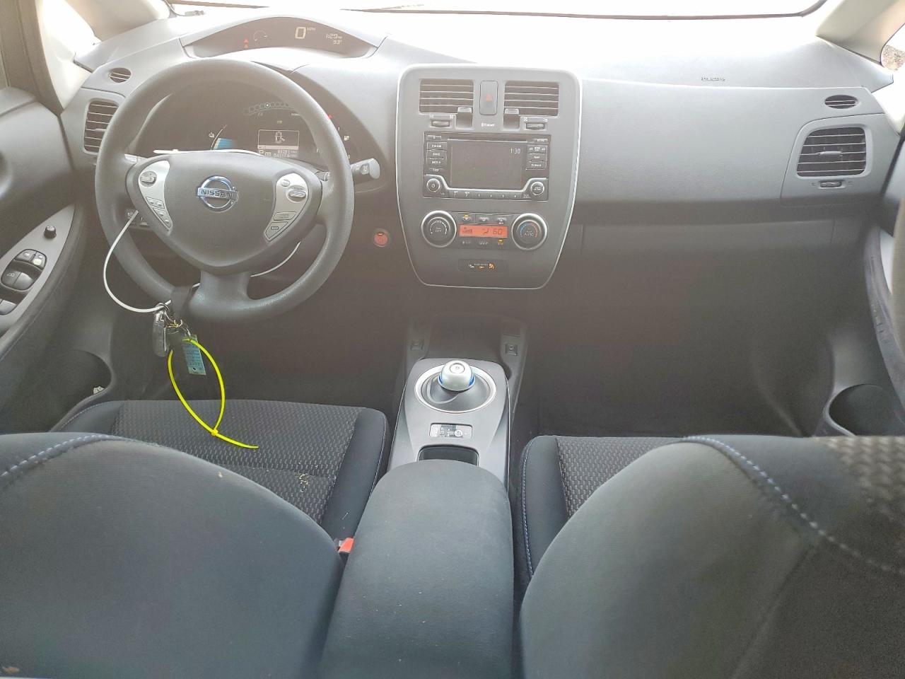 2017 NISSAN LEAF S photo 8