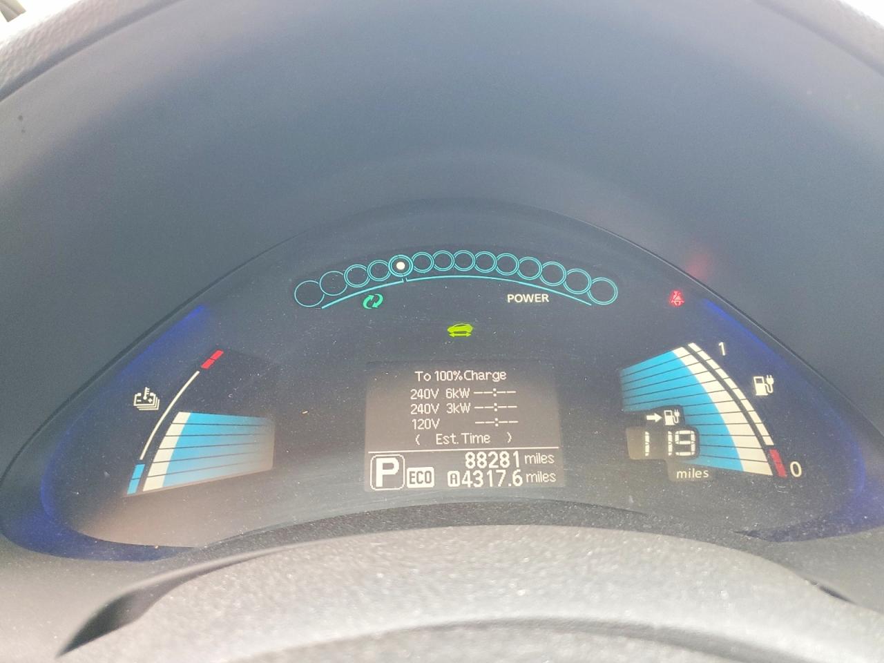 2017 NISSAN LEAF S photo 9