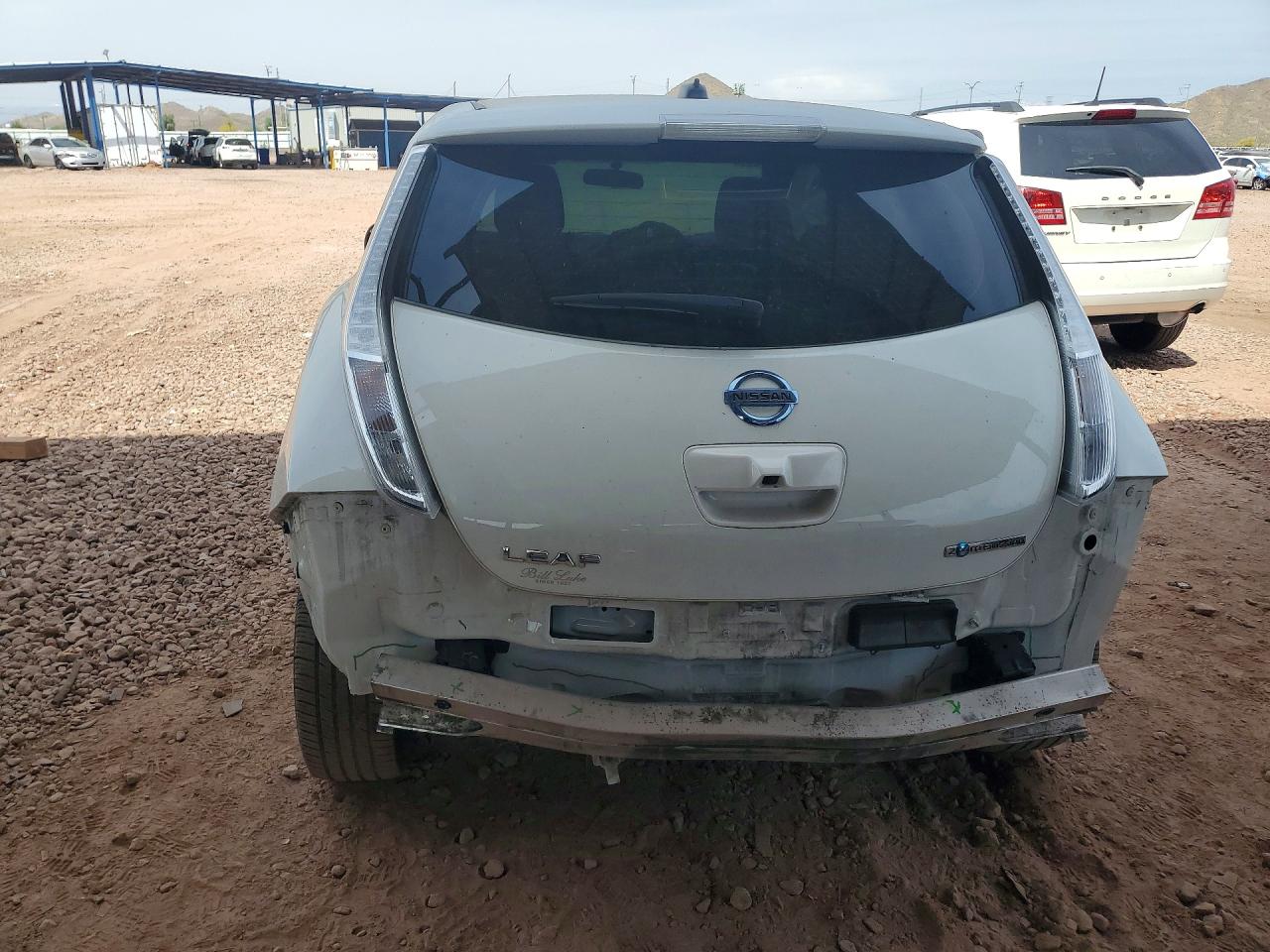 2017 NISSAN LEAF S photo 6