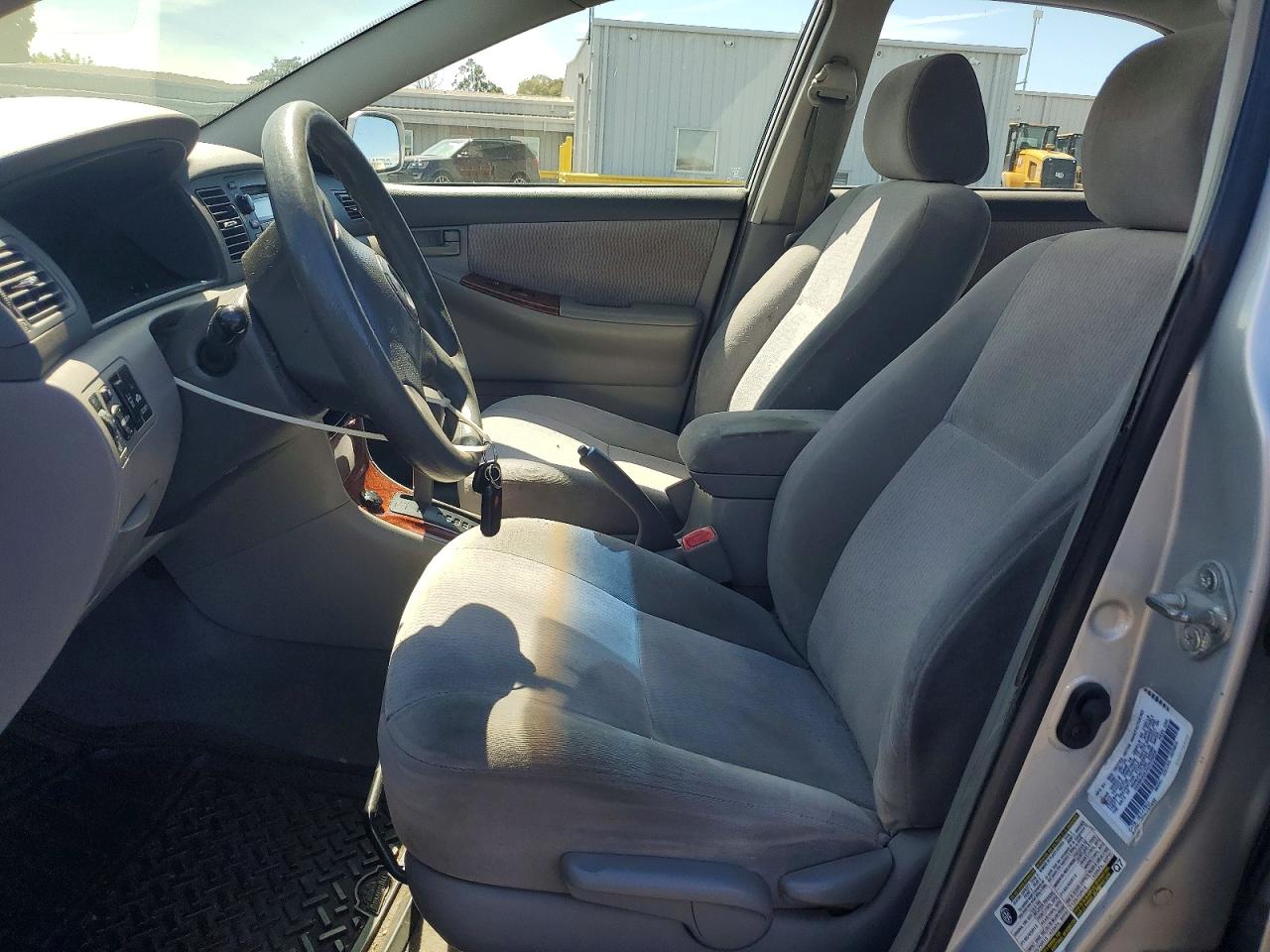 2005 TOYOTA COROLLA LE photo 13