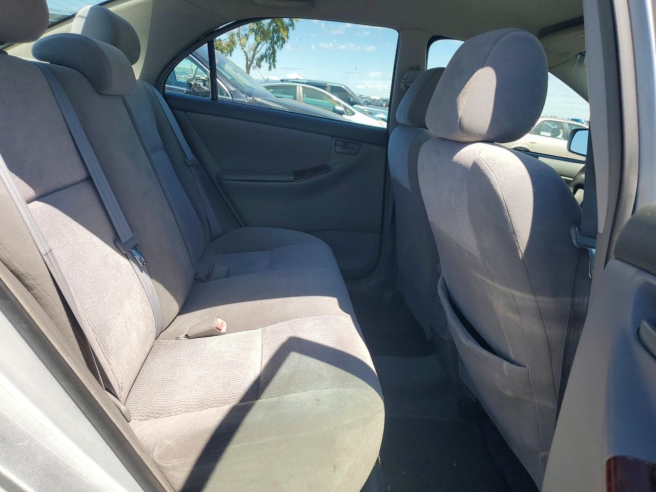 2005 TOYOTA COROLLA LE photo 19