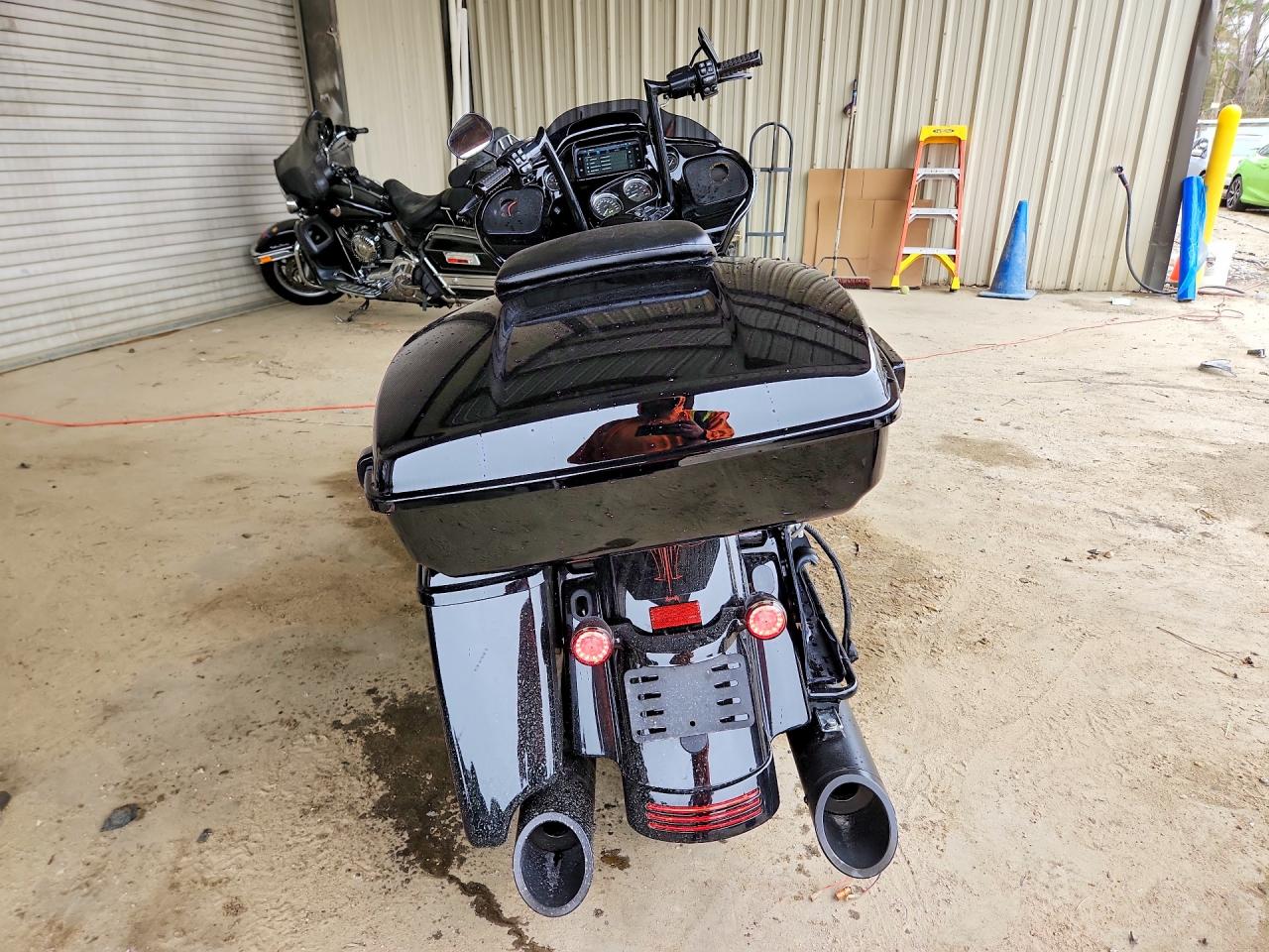 2019 HARLEY-DAVIDSON FLTRXS photo 4