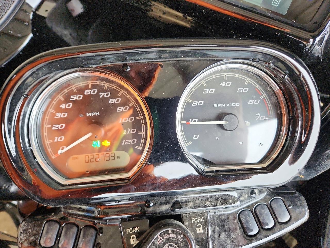 2019 HARLEY-DAVIDSON FLTRXS photo 7