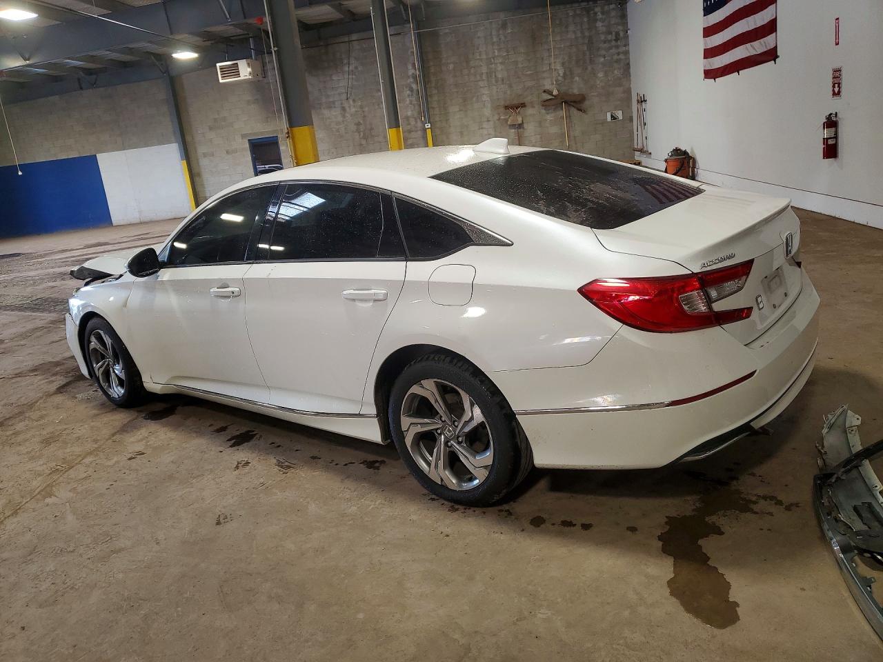 2018 HONDA ACCORD EXL photo 4