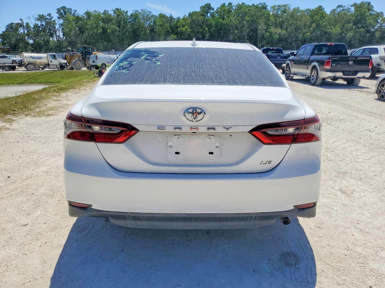 2021 TOYOTA CAMRY LE photo 6