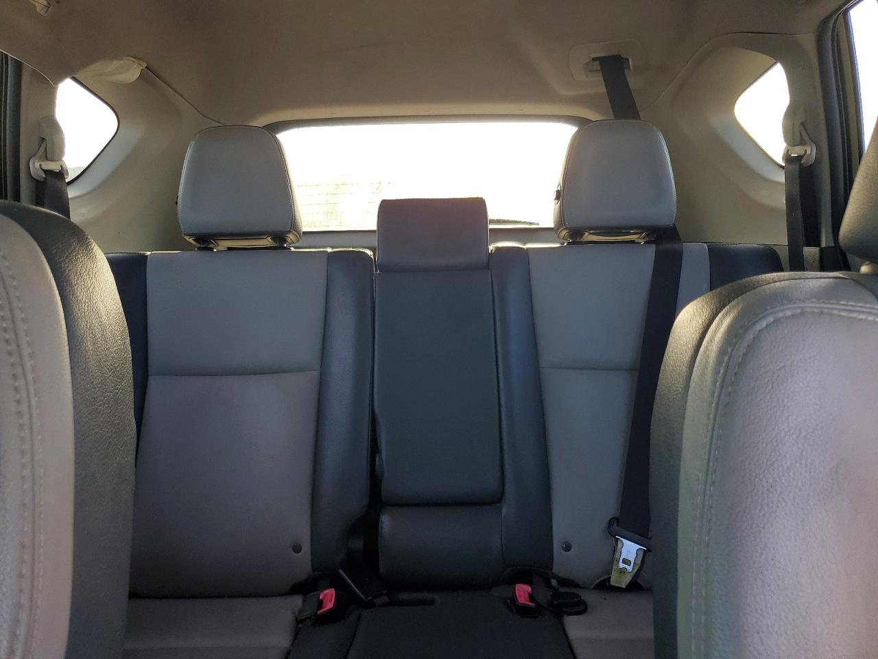 2013 TOYOTA RAV4 photo 19