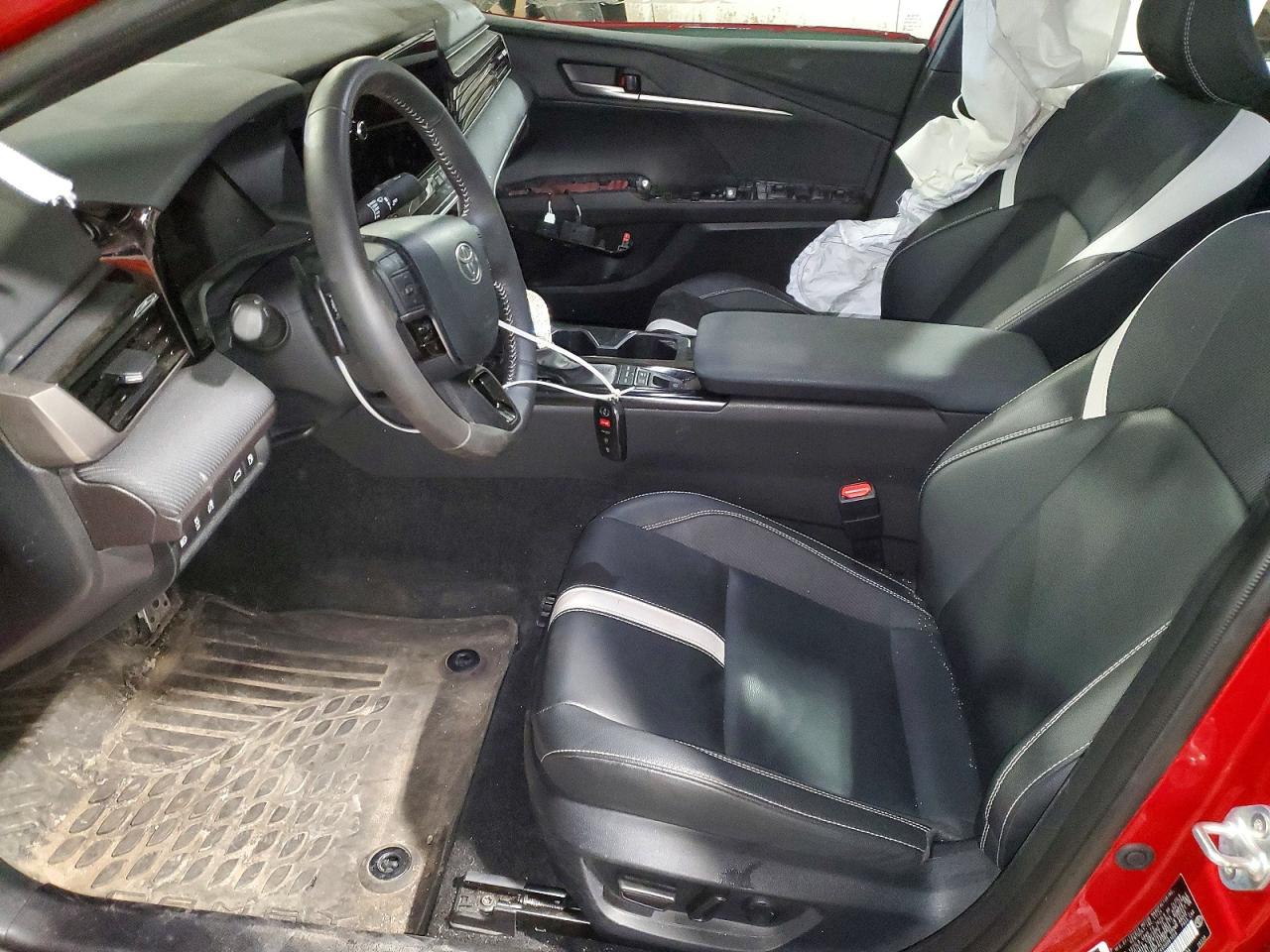 2025 TOYOTA CAMRY XSE photo 13