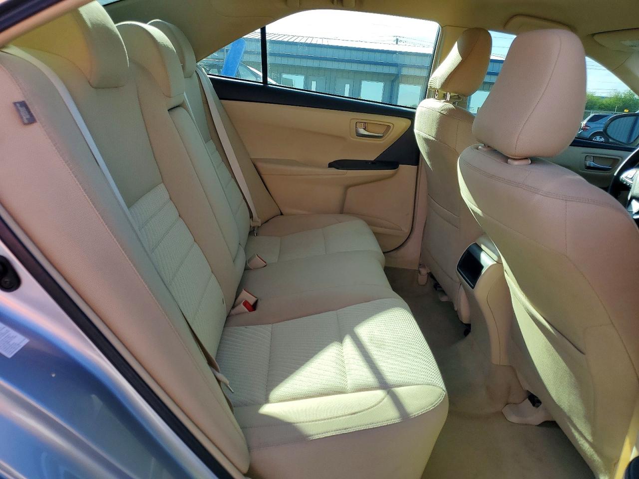2015 TOYOTA CAMRY LE photo 19