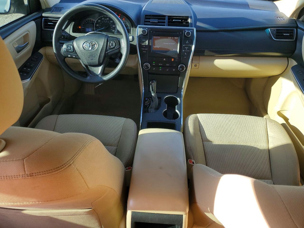2015 TOYOTA CAMRY LE photo 15