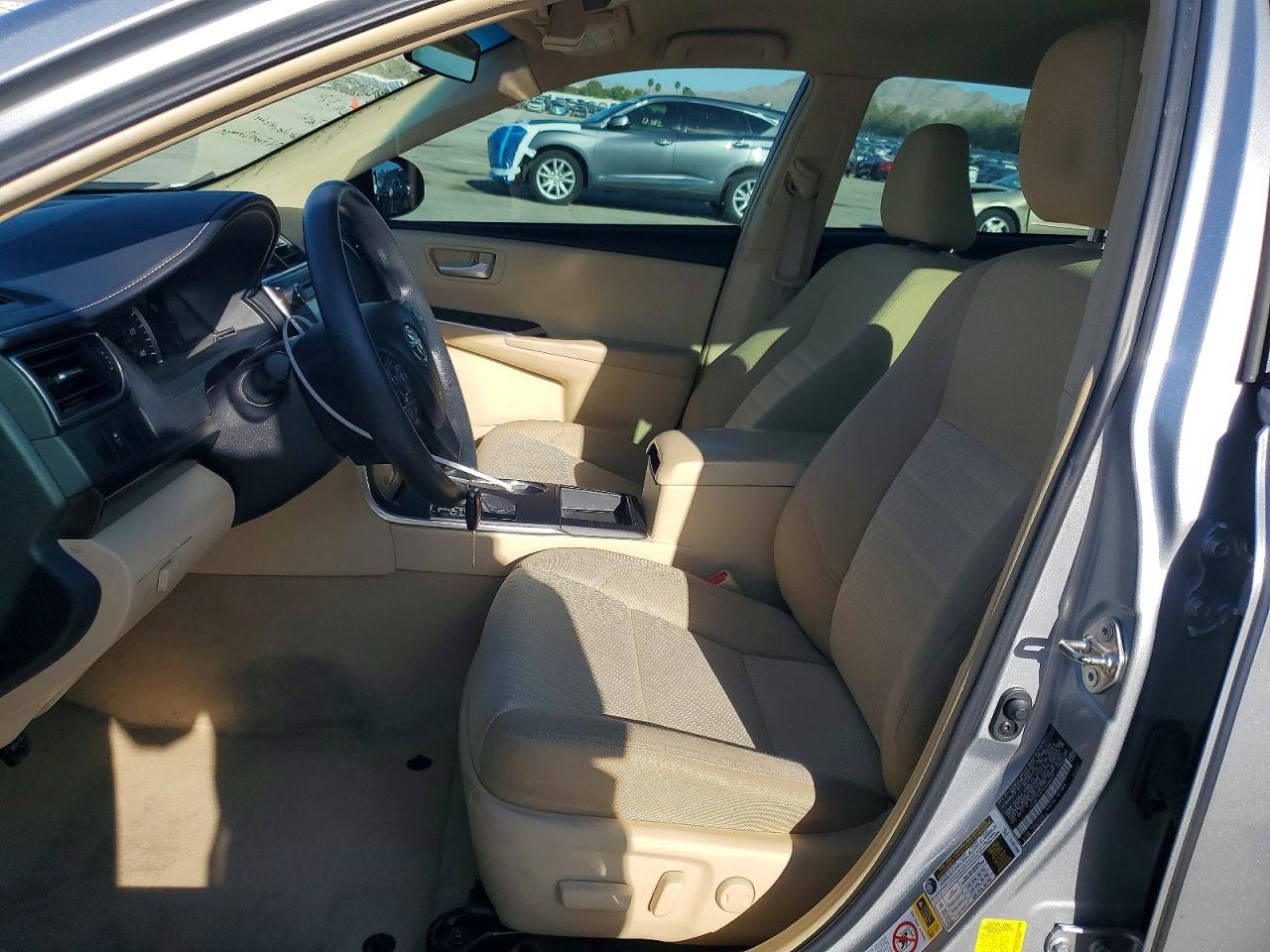2015 TOYOTA CAMRY LE photo 13