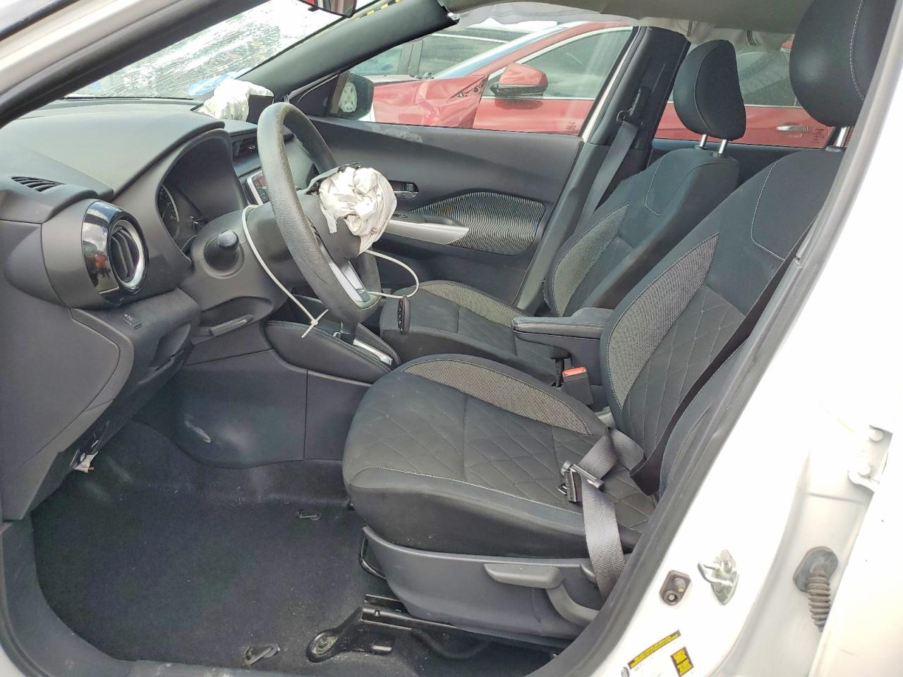 2019 NISSAN KICKS SV photo 13