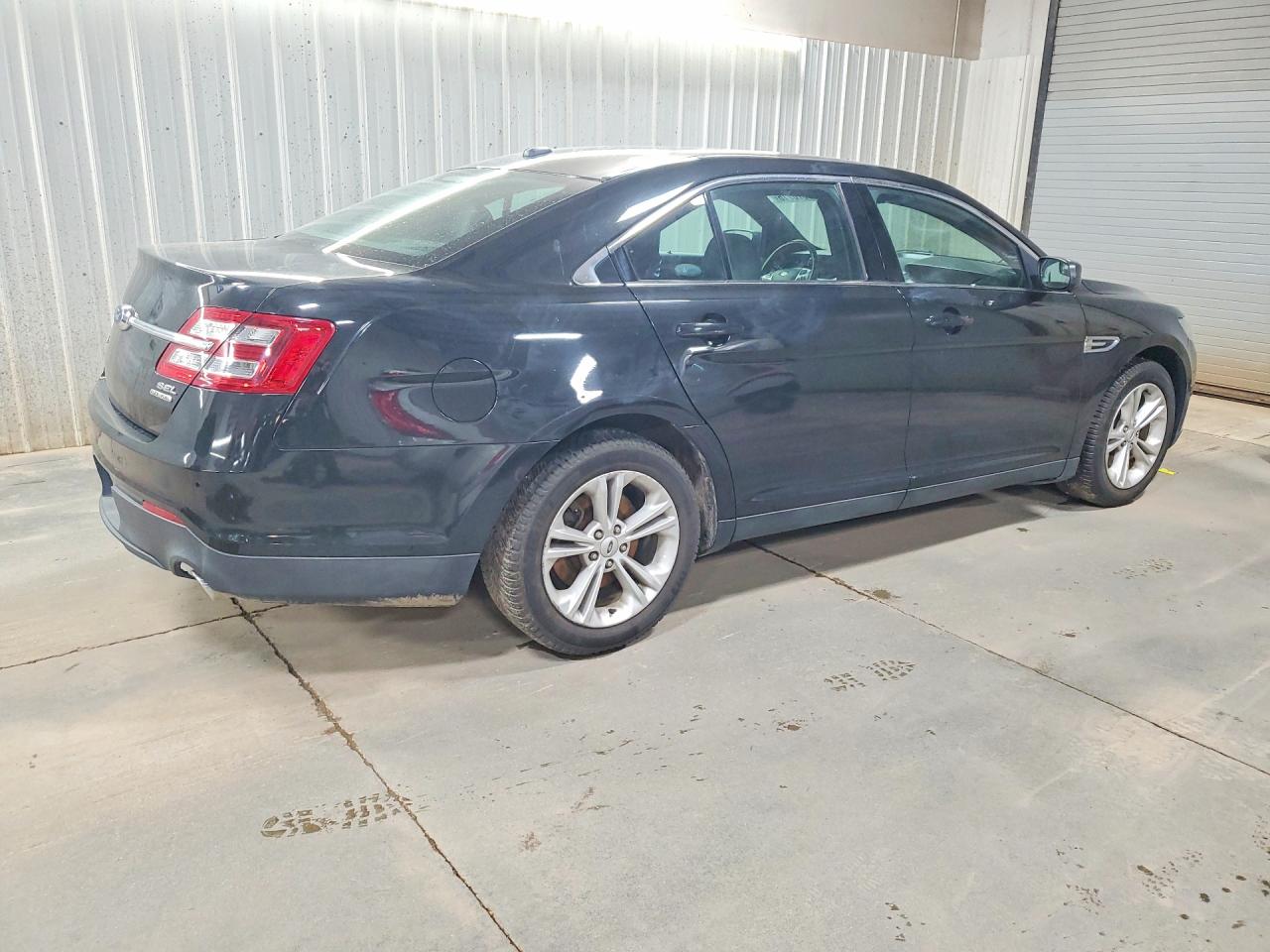 2015 FORD TAURUS SEL photo 3