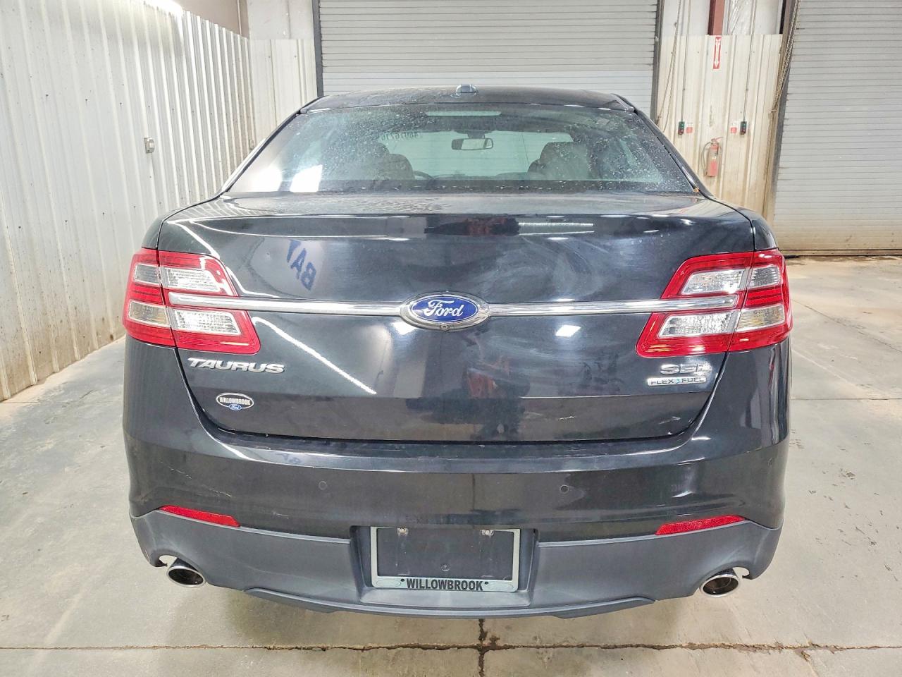 2015 FORD TAURUS SEL photo 6