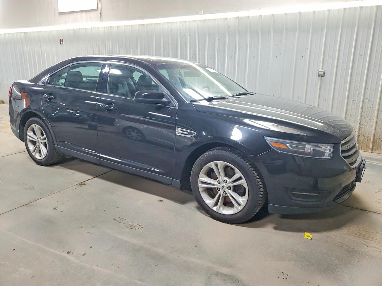2015 FORD TAURUS SEL photo 4